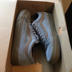 MENS!! size 9.5 Vans